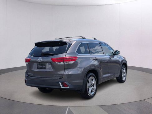 Used 2017 Toyota Highlander Limited AWD/4WD image 5
