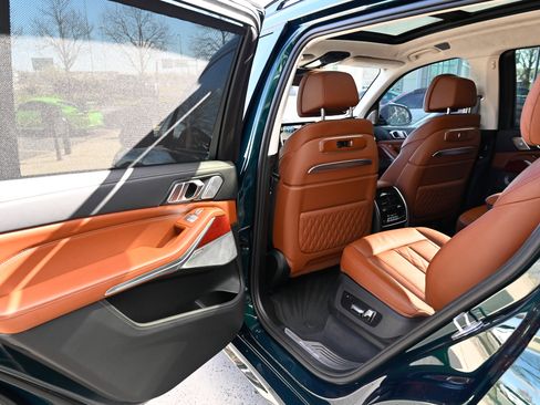 Used 2024 BMW ALPINA XB7 image 35