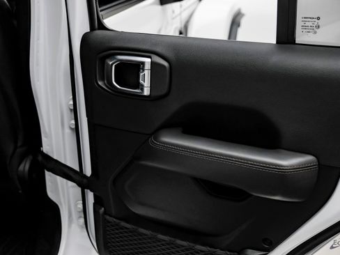 Used 2022 Jeep Wrangler Unlimited Rubicon w/ Xtreme Recon 35" Tire Package image 91