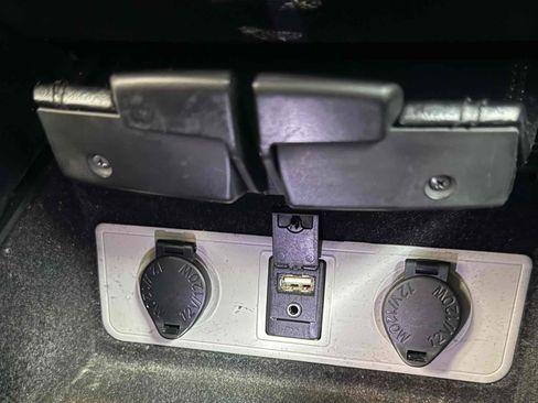 Used 2014 Toyota Avalon Limited image 49