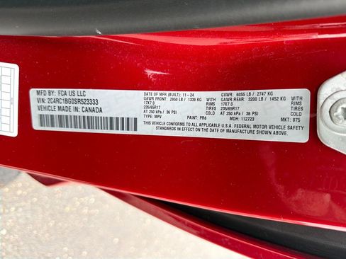 Used 2025 Chrysler Pacifica Select FWD image 28