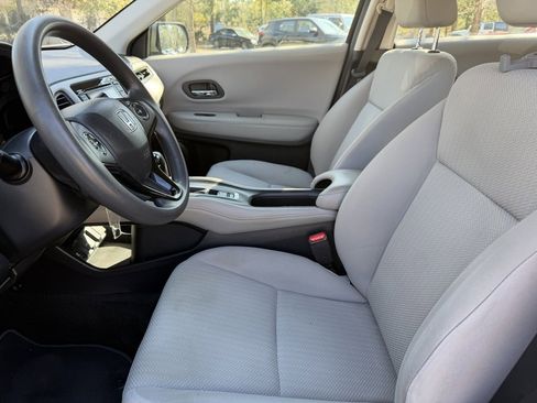 Used 2017 Honda HR-V LX image 18