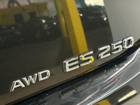 Used 2021 Lexus ES 250 w/ Premium Package image 15