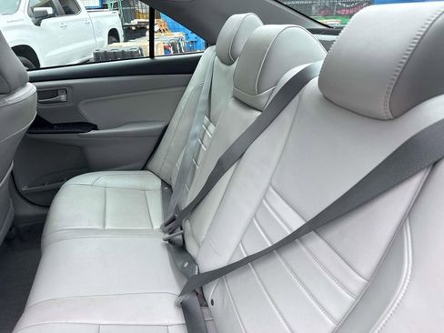 Used 2015 Toyota Camry XLE FWD image 10