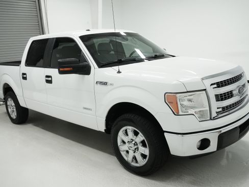 Used 2014 Ford F150 XLT w/ XLT Chrome Package image 3