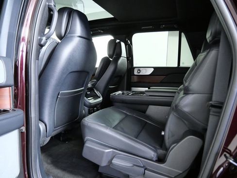 Certified 2023 Lincoln Navigator L Reserve AWD/4WD image 15