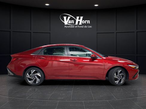Used 2024 Hyundai Elantra SEL w/ Convenience Package FWD image 8