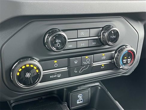 New 2025 Ford Bronco 4-Door image 7