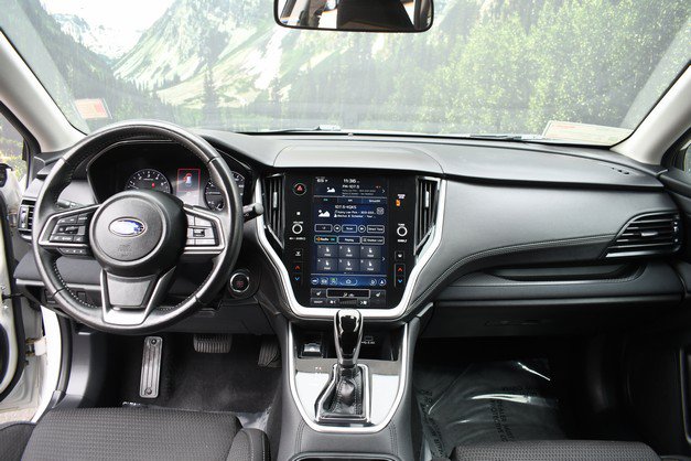Used 2024 Subaru Outback Premium AWD/4WD image 18
