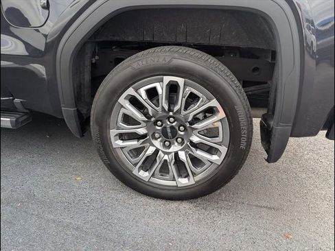 Used 2024 GMC Sierra 1500 Denali Ultimate image 4