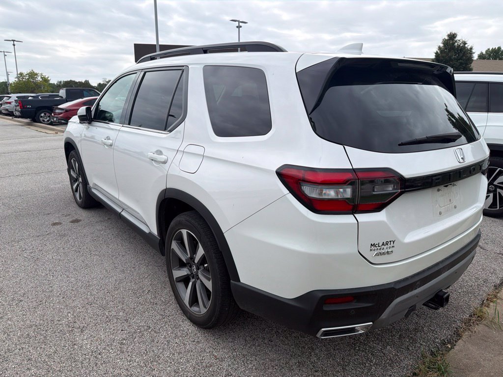 Used 2025 Honda Pilot Elite image 8