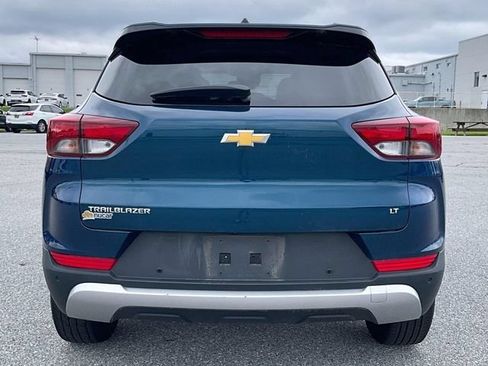 Used 2021 Chevrolet TrailBlazer LT w/ Convenience Package FWD image 6