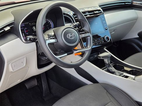 Used 2023 Hyundai Tucson SE image 10