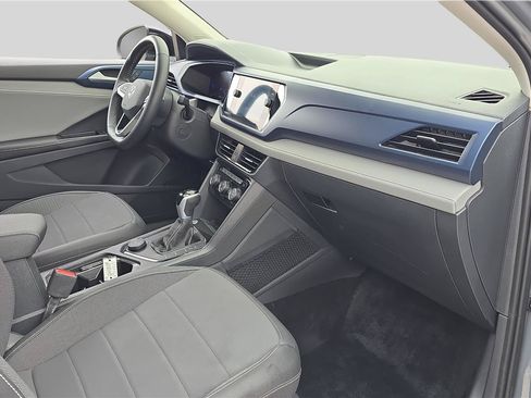 Used 2024 Volkswagen Taos SE w/ Panoramic Sunroof Package AWD/4WD image 16