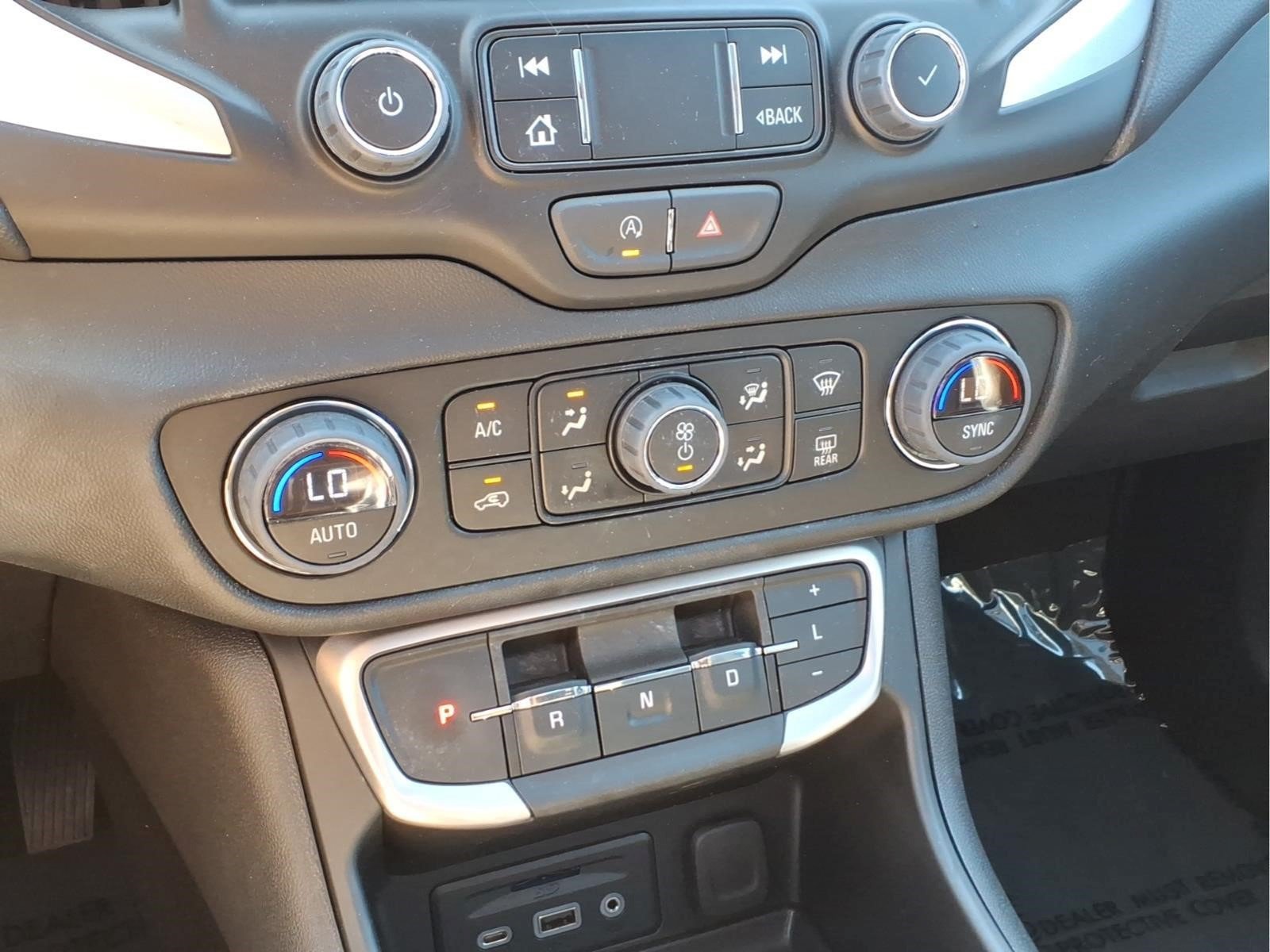 Used 2023 GMC Terrain SLT AWD/4WD image 19