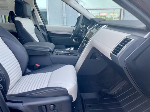 New 2026 Land Rover Discovery Limited Edition AWD/4WD image 15