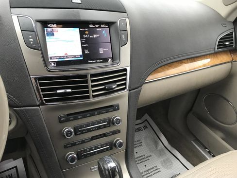Used 2012 Lincoln MKT AWD/4WD image 13