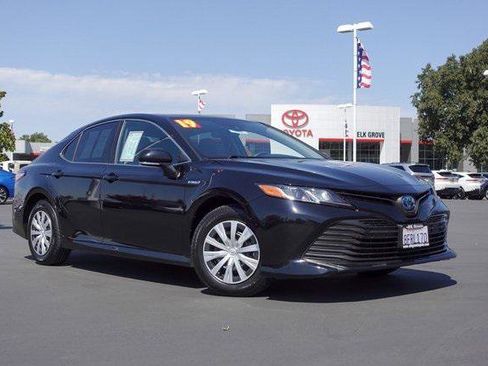 Certified 2019 Toyota Camry LE image 10