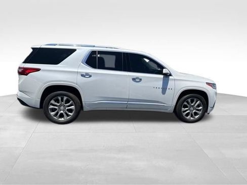 Used 2019 Chevrolet Traverse Premier w/ Driver Confidence II Package FWD image 8
