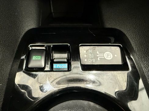 Used 2020 Nissan Leaf SV w/ SV Technology Package image 36