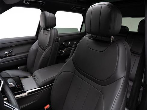 New 2025 Land Rover Range Rover Sport SE image 15