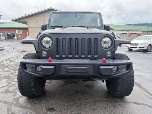 Used 2017 Jeep Wrangler Unlimited Rubicon AWD/4WD image 3