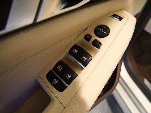 Used 2019 BMW X5 xDrive50i w/ M Sport Package AWD/4WD image 16