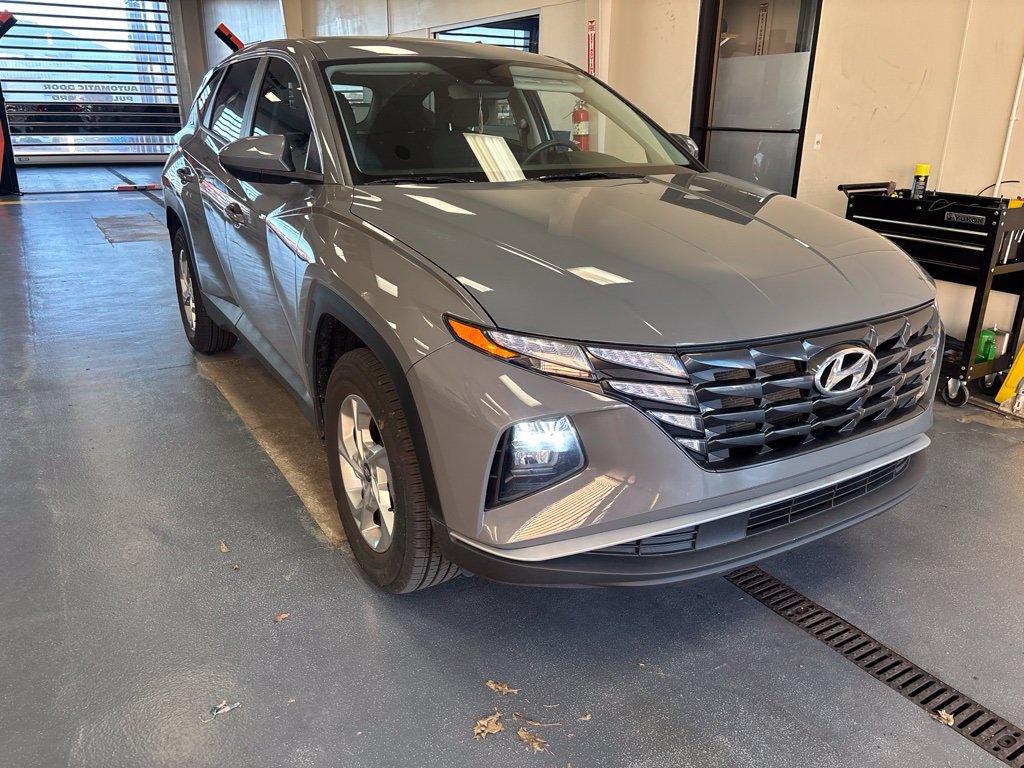 Used 2024 Hyundai Tucson SE AWD/4WD image 1