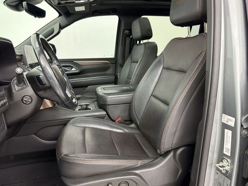 Used 2023 Chevrolet Suburban High Country w/ Premium Package 2 RWD image 5
