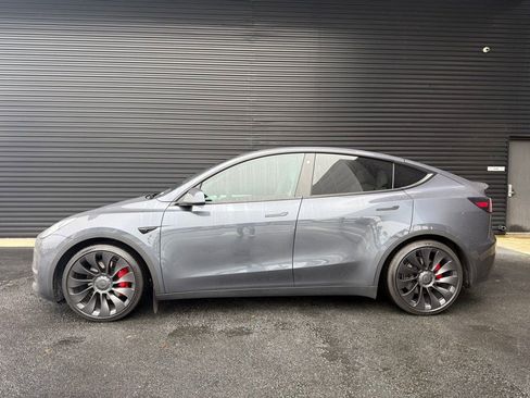 Used 2022 Tesla Model Y Performance image 2