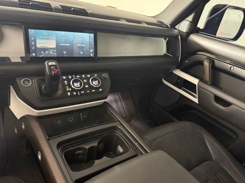 Used 2020 Land Rover Defender 110 SE image 23