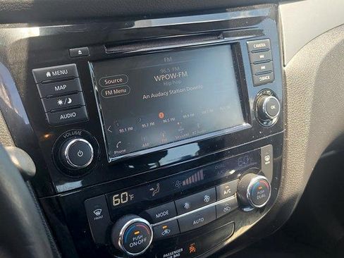 Used 2020 Nissan Rogue Sport SL FWD image 29