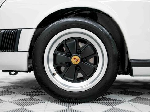 Used 1989 Porsche 911 Carrera RWD image 32