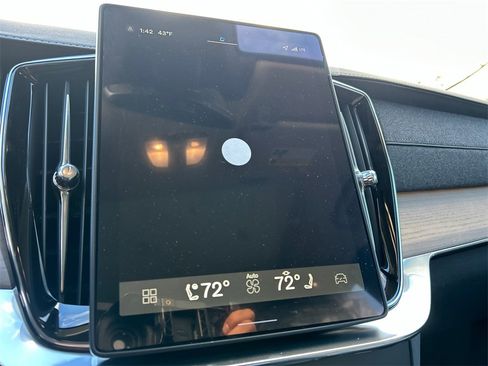 New 2026 Volvo XC90 B6 Plus w/ Protection Package Premier image 16