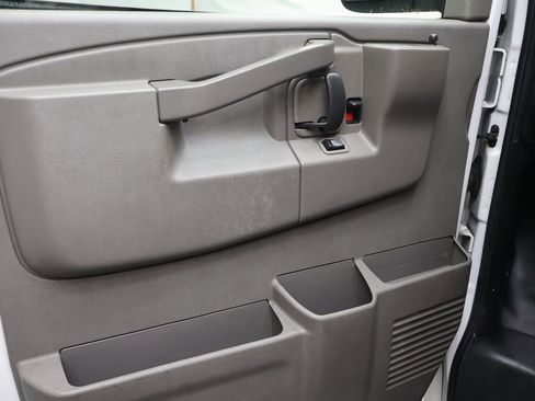 Used 2020 Chevrolet Express 3500 w/ Driver Convenience Package image 15