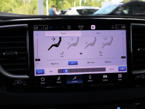 Used 2026 Chrysler Pacifica Select FWD image 19