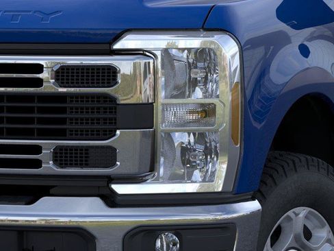 New 2026 Ford F250 XLT w/ FX4 Off-Road Package AWD/4WD image 18