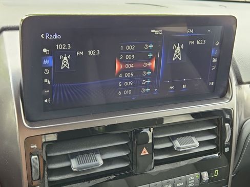 Used 2023 Lexus GX 460 image 24