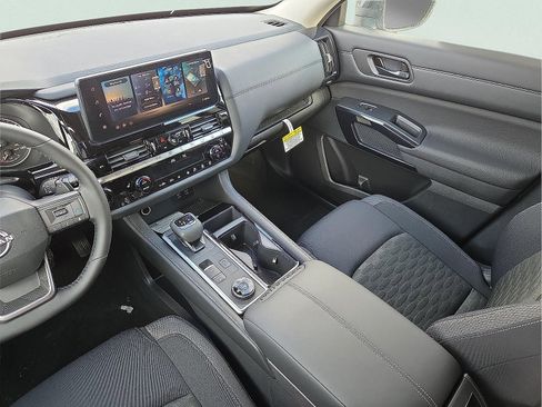 New 2026 Nissan Pathfinder SV image 13