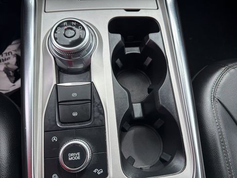 Used 2024 Ford Explorer Limited AWD/4WD image 30