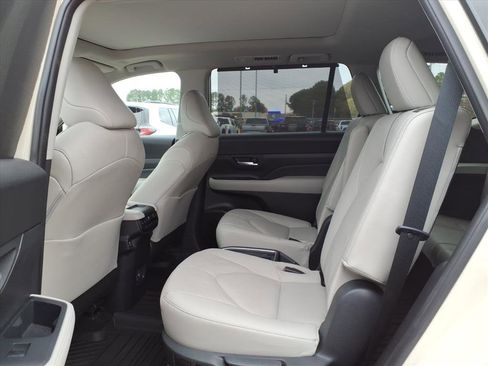 Used 2024 Toyota Grand Highlander Platinum image 22