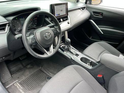 Used 2023 Toyota Corolla Cross LE w/ Moonroof Package AWD/4WD image 10