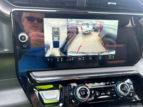 Used 2023 GMC Sierra 1500 AT4 w/ AT4 Premium Package image 12