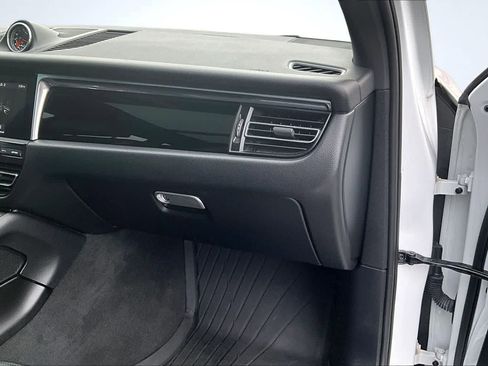 Used 2020 Porsche Macan S image 24