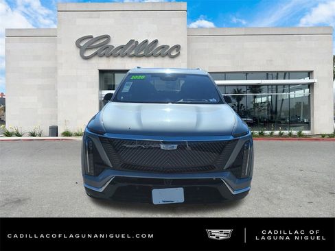 Used 2026 Cadillac Vistiq Premium Luxury image 2