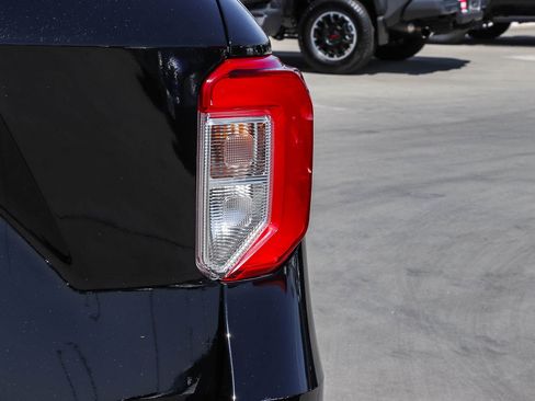 Used 2021 Ford Explorer 2WD image 9