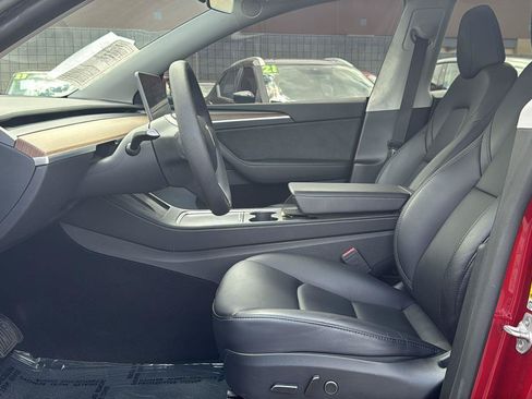 Used 2024 Tesla Model Y Long Range AWD/4WD image 19