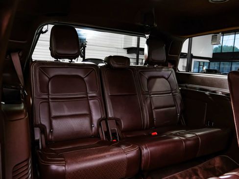 Used 2018 Lincoln Navigator Black Label w/ Cargo Package AWD/4WD image 56