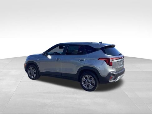 Used 2024 Kia Seltos LX AWD/4WD image 4