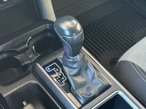 Used 2022 Toyota Tacoma TRD Off-Road image 22